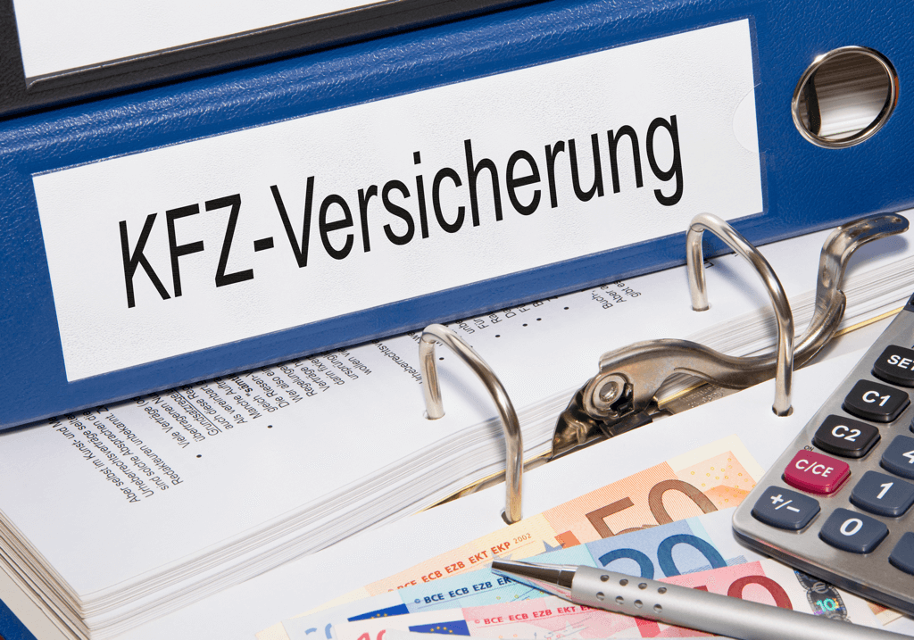 Autoversicherung für Fahranfänger: Kosten & Spartipps